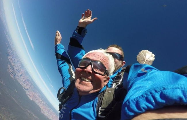 Grand Canyon Skydiving - Photo 2