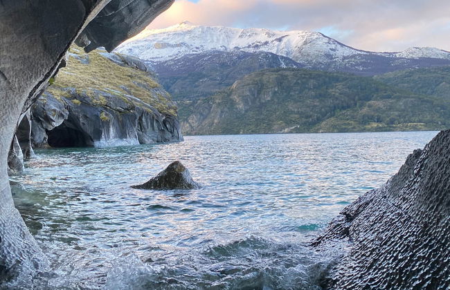 Paseo en barco por Puerto Sánchez y las cavernas de mármol - Foto 5
