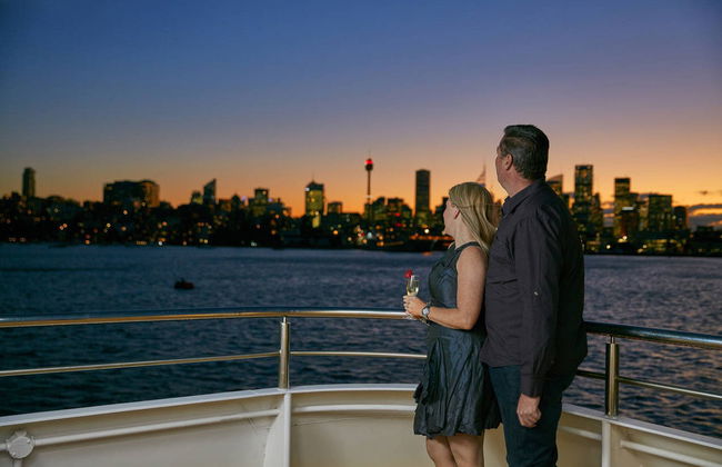 Paseo en barco con cena - Foto 1