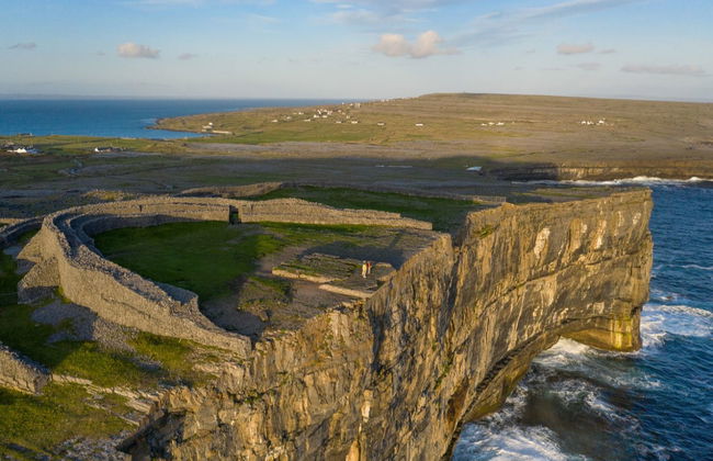 Ferry a Inishmore + Paseo en barco por los acantilados de Moher - Foto 7