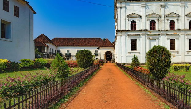Walking Tour of Old Goa's Churches - Foto 2