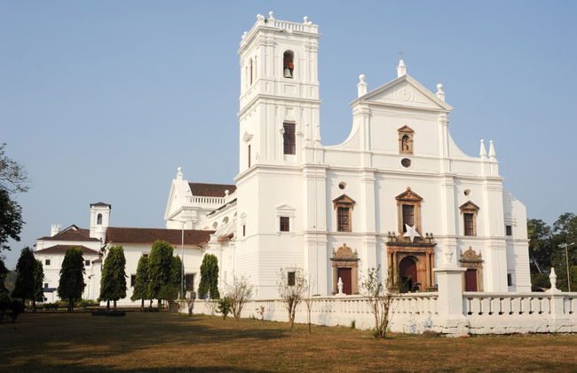 Walking Tour of Old Goa's Churches - Foto 1