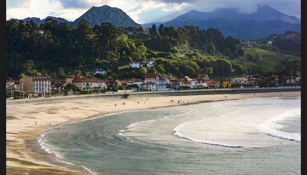 Paddle Surfing in Ribadesella - Photo 2