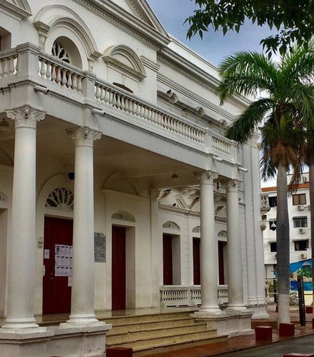 Foto de Tour de Santa Marta al completo