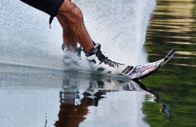 Water skiing or Wakeboarding in Bentota - Foto 2