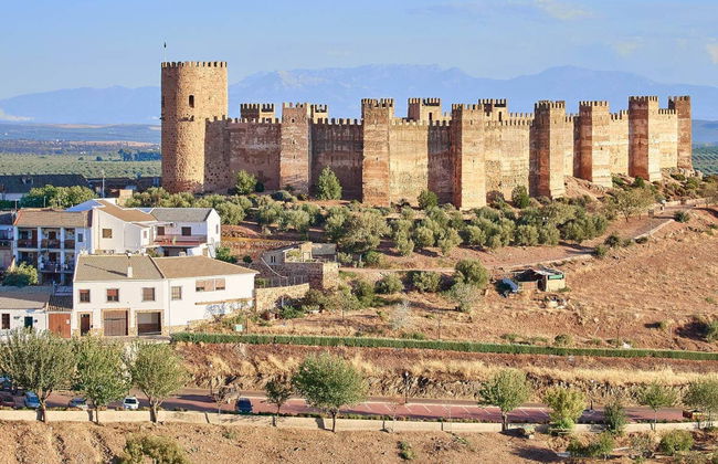 Visita guiada por el Castillo de Baños de la Encina - Foto 1