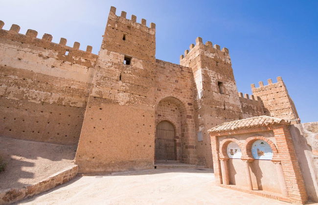Visita guiada por el Castillo de Baños de la Encina - Foto 2