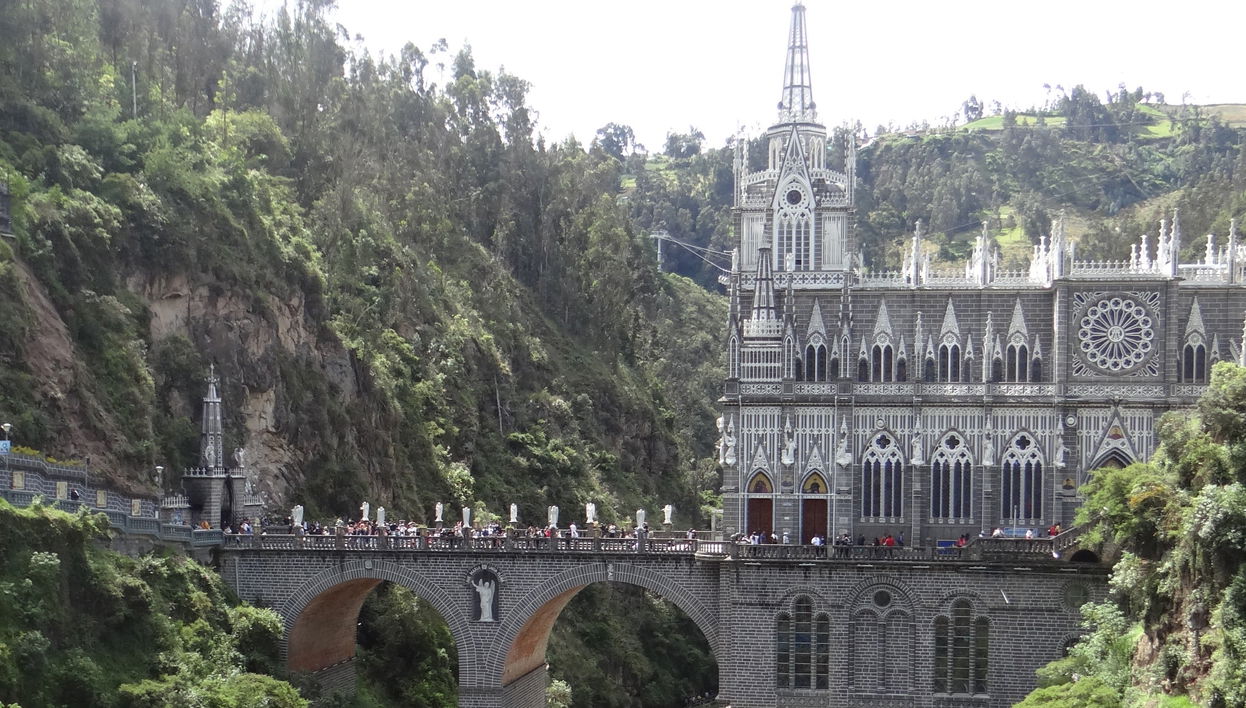 Excursión al santuario de Las Lajas y Tulcán