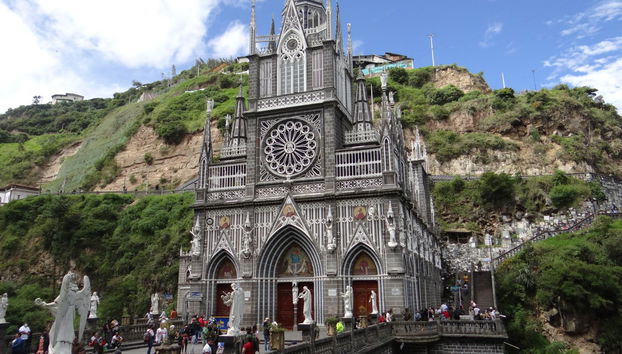 Fachada del santuario de Las Lajas
