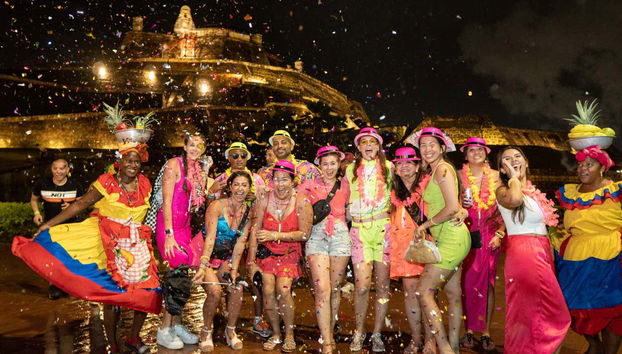 Cartagena Party Bus Tour + Nightclub - Foto 5