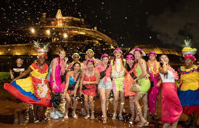 Cartagena Party Bus Tour + Nightclub - Foto 5