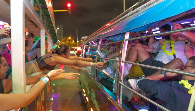 Cartagena Party Bus Tour + Nightclub - Foto 3