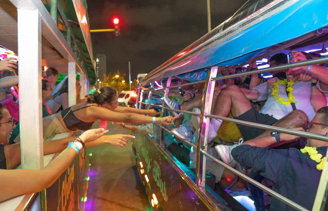 Cartagena Party Bus Tour + Nightclub - Foto 3