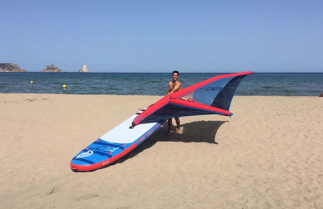 Curso de windsurf en Estartit - Foto 2
