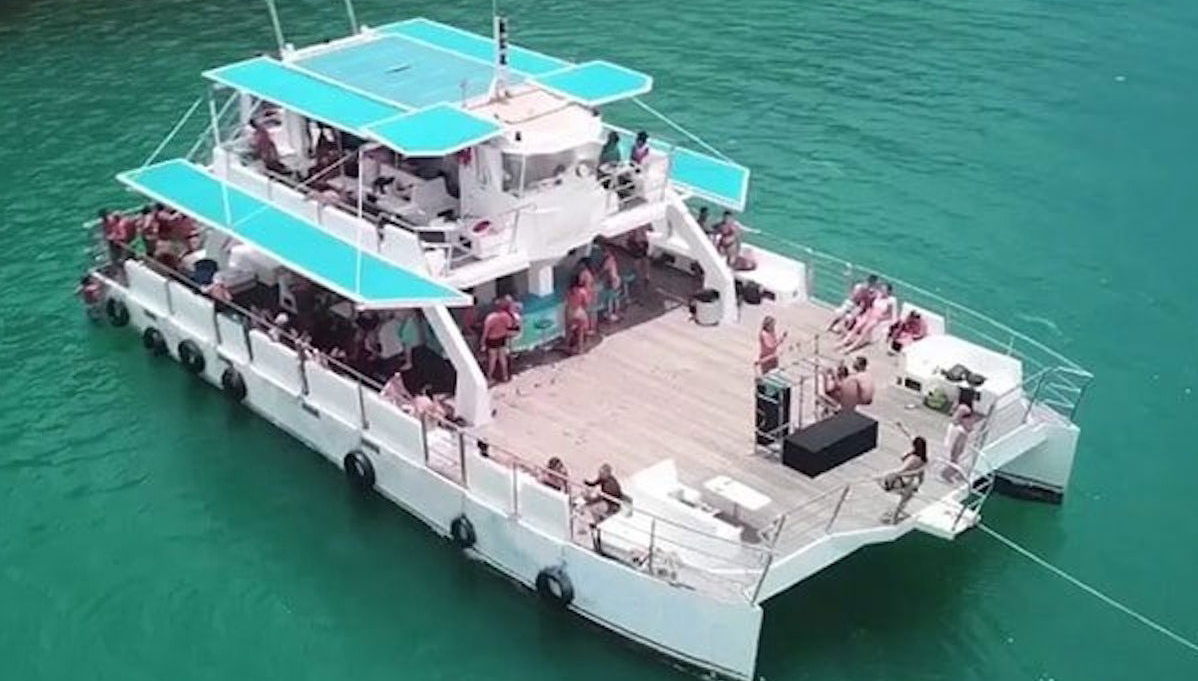 Paseo en catamarán por Cabo Frío - Foto 1
