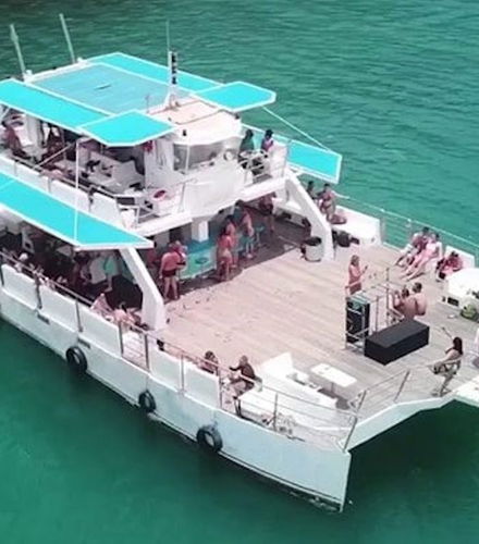 Foto de Paseo en catamarán por Cabo Frío