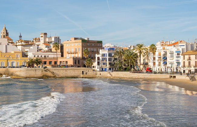 Excursión a Montserrat y Sitges + Visita a la bodega Codorníu - Foto 1