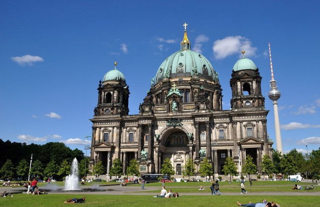 Berlin Hop On Hop Off Bus, City Sightseeing - Photo 2