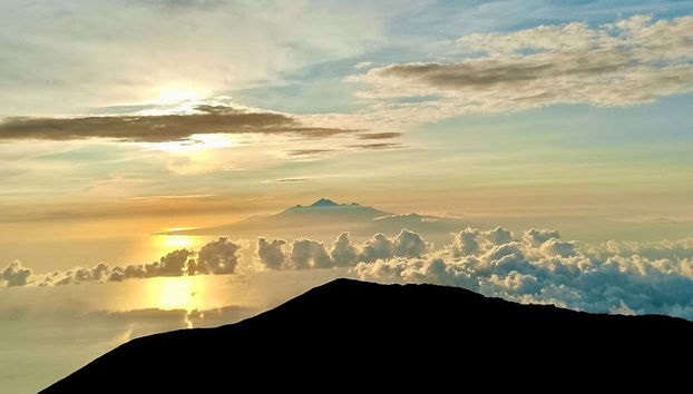 Trilha privada pelo monte Agung ao amanhecer - Foto 2