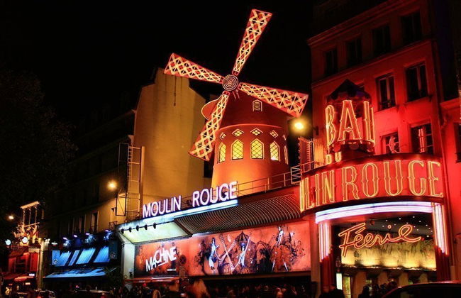 Tour nocturno por París + Espectáculo en el Moulin Rouge - Foto 3