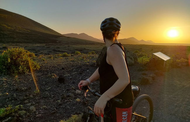 Tour en bicicleta por el Parque Natural de los Volcanes - Foto 4