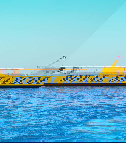 Foto de Paseo en barco con visión submarina por el Mar Rojo