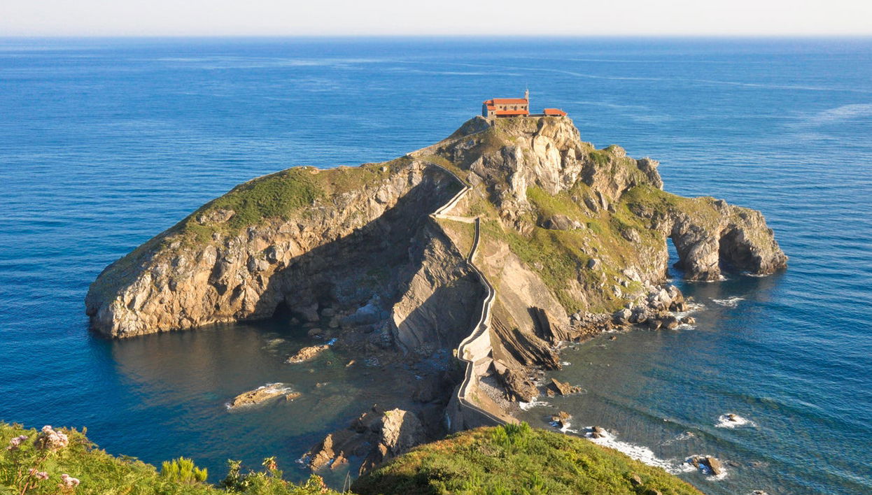 Excursión a San Juan de Gaztelugatxe, Guernica y Mundaka - Foto 1