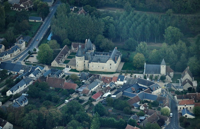 Entrada al castillo de Fougères-sur-Bièvre - Foto 6
