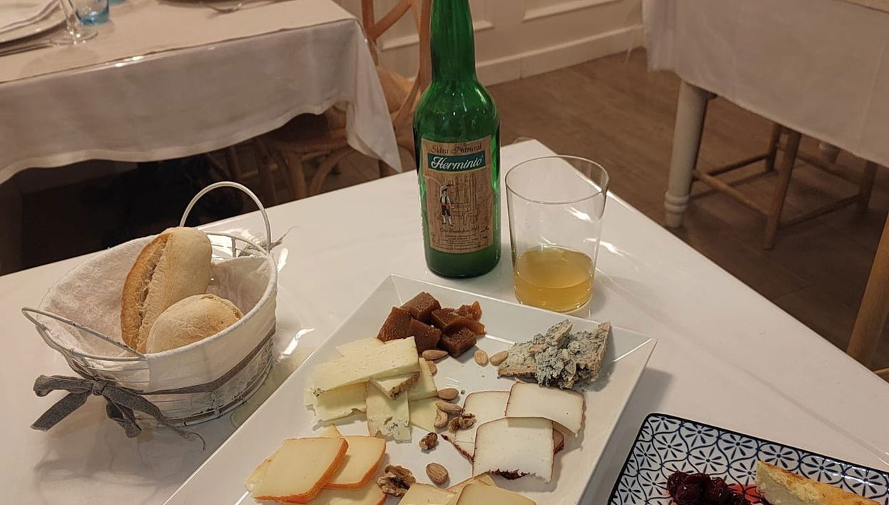 Degustación de queso y sidra en Oviedo - Foto 1