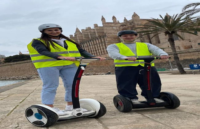 Explora el casco antiguo de Palma con un tour en Segway de 1 hora - Foto 5