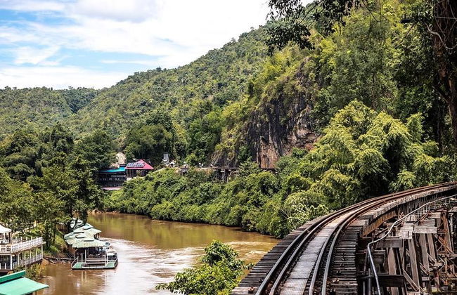 Ganztagesausflug - Todesbahnbrücke und Erawan-Wasserfall - Foto 1