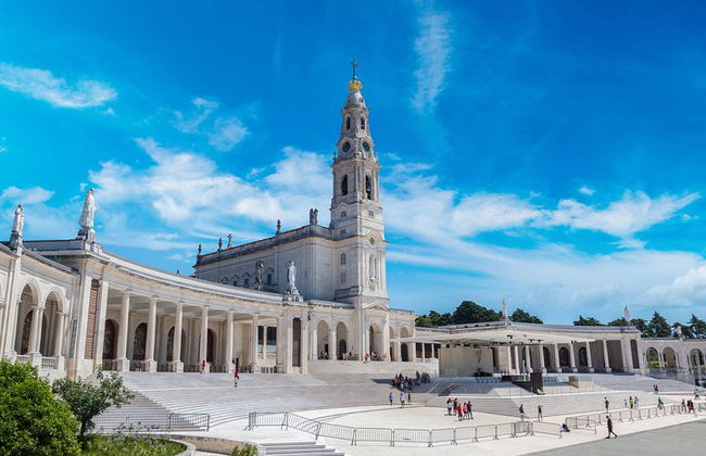Tour privado de Fátima y Batalha Nazaré y Óbidos - Foto 2