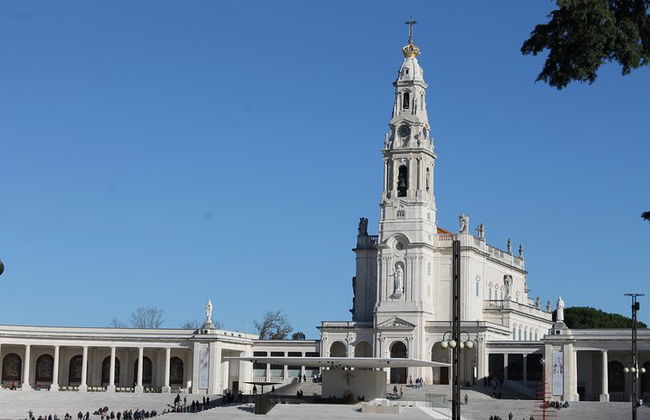 Tour privado de Fátima y Batalha Nazaré y Óbidos - Foto 1