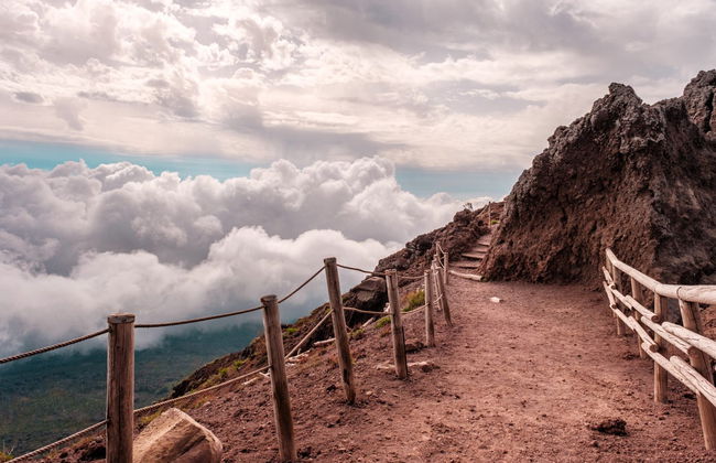 Excursión al Monte Vesubio por libre - Foto 6