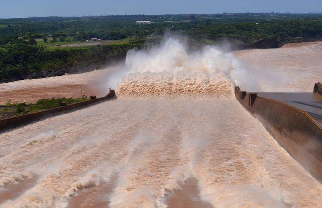 Itaipu Dam + Tatí Yupí Refuge Tour - Photo 1