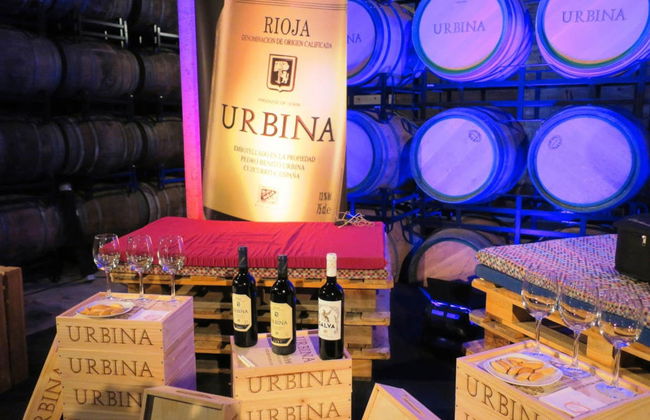 Visita por las bodegas Urbina - Photo 4