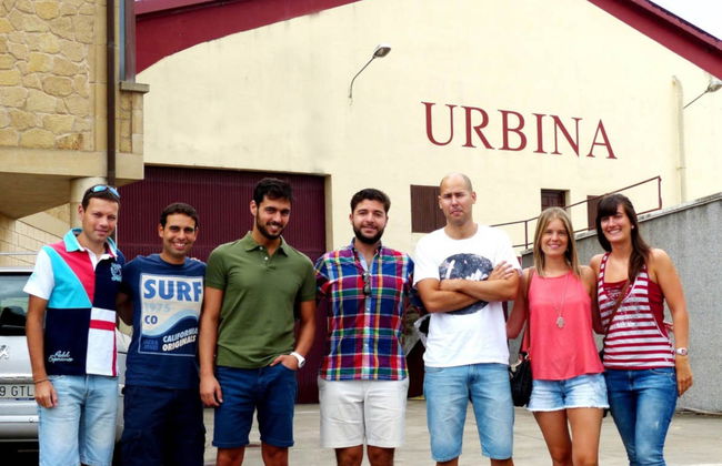 Visita por las bodegas Urbina - Photo 2