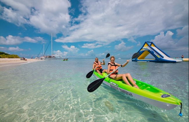 Paseo en catamarán por Cozumel + Snorkel - Foto 7