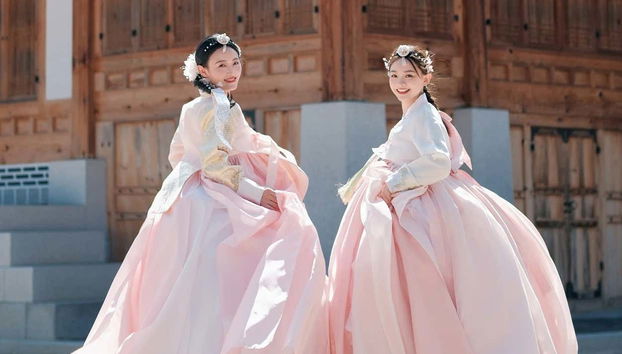 Traditional Hanbok Rental - Photo 4