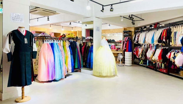 Traditional Hanbok Rental - Photo 5
