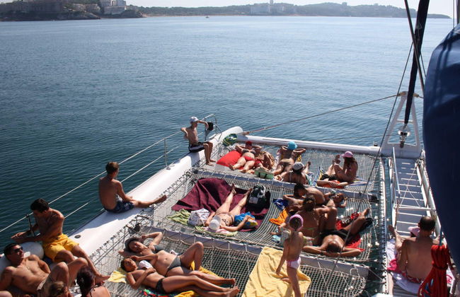 Paseo en catamarán de día completo - Foto 3