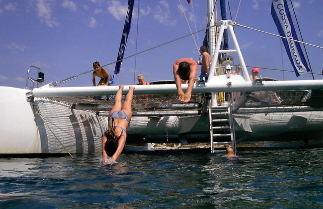 Paseo en catamarán de día completo - Foto 1