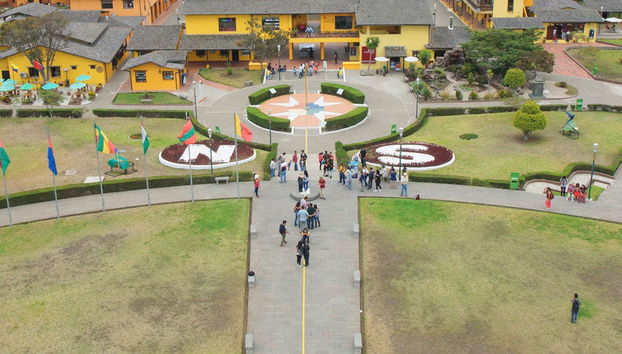 Mitad del Mundo Excursion - Photo 4