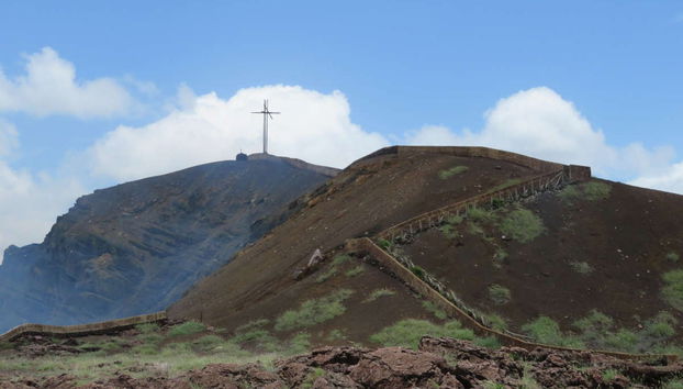 Croix au sommet du volcan Masaya