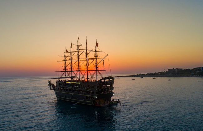 Paseo en barco al atardecer por Alanya - Foto 2