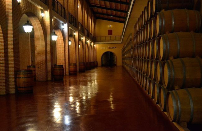 Visita a las Bodegas Yllera, El Hilo de Ariadna - Photo 2