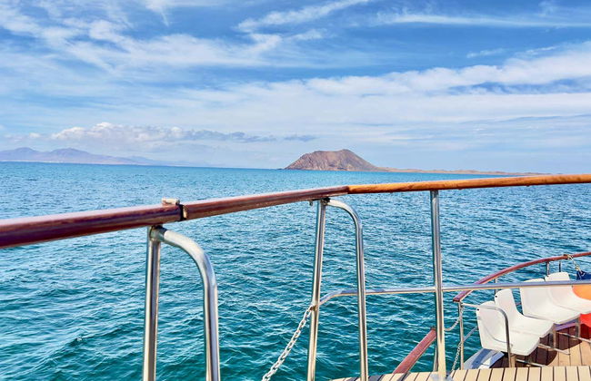 Ferry a la isla de Lobos desde Corralejo - Foto 3