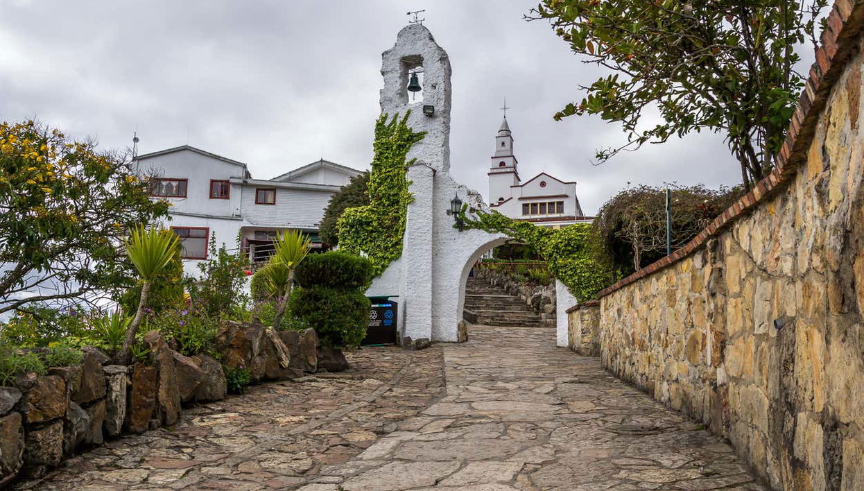 Guided Tour of Monserrate - Foto 1