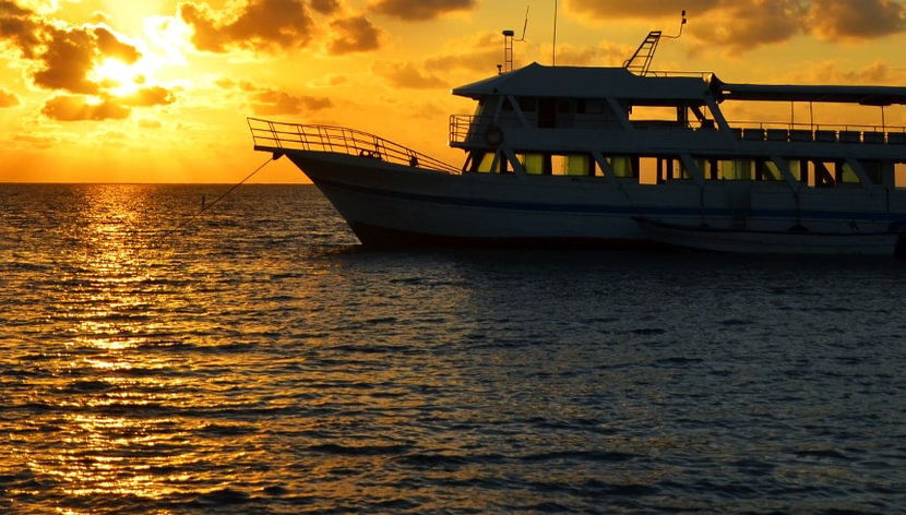 San Andres Party Boat - Photo 3