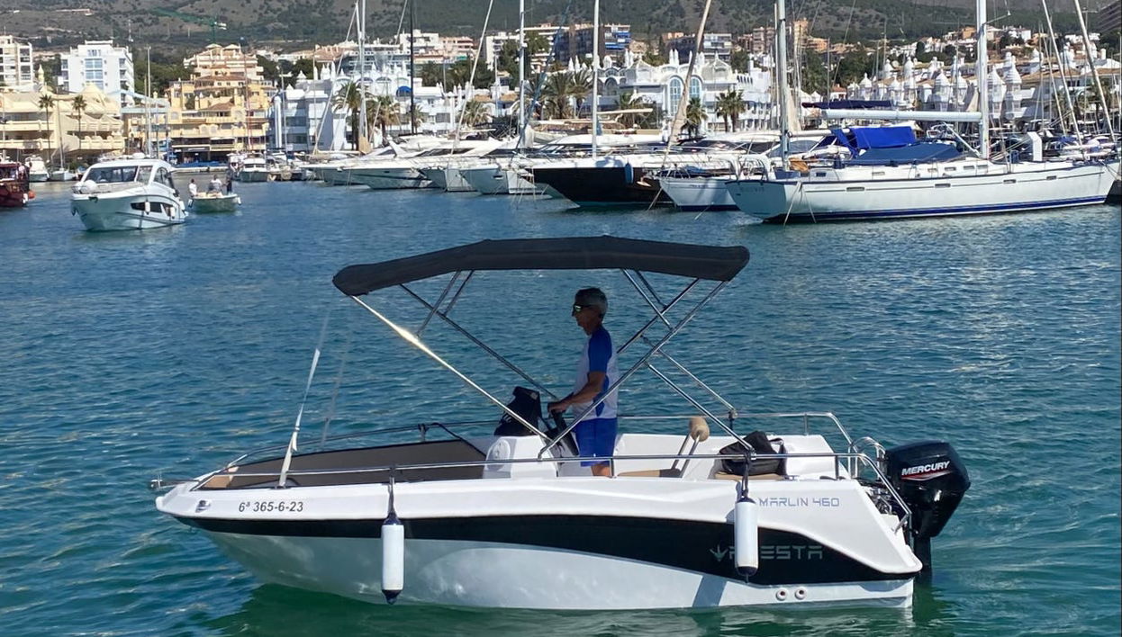 Private Boat Charter Without License in Benalmádena - Photo 1